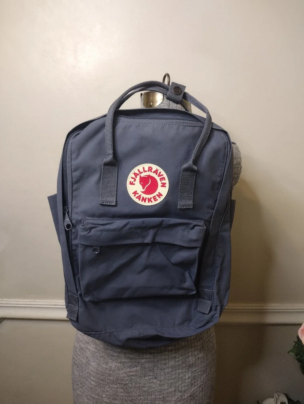 Fjallraven Kånken Men's Graphite Gray Water Resistant School/Travel Backpack